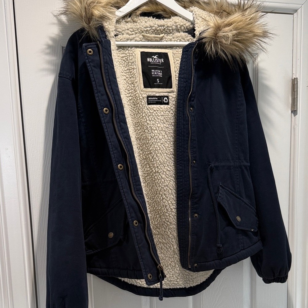 Hollister Navy Jacket with Faux Fur Hood sz S - Picture 6 of 14
